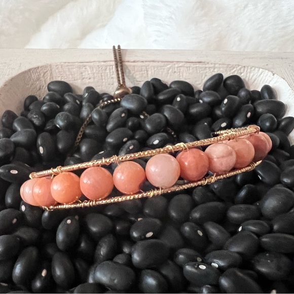 Pink Beaded Wire Bracelet with adjustable Length - Picture 3 of 7